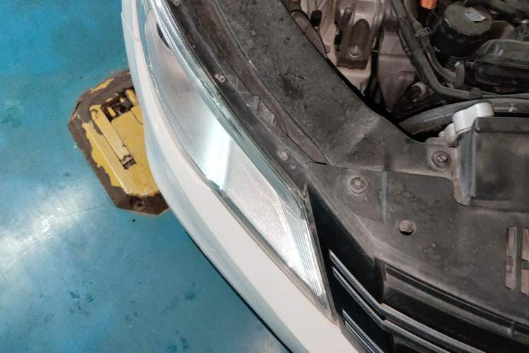 Used Volkswagen Tiguan 2012 2.0 TSI Automatic All-Wheel Drive Flagship Edition Right Front Headlight