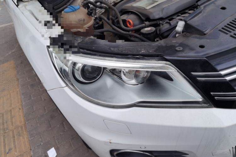 Used Volkswagen Tiguan 2012 2.0 TSI Automatic All-Wheel Drive Flagship Edition Right Front Headlight