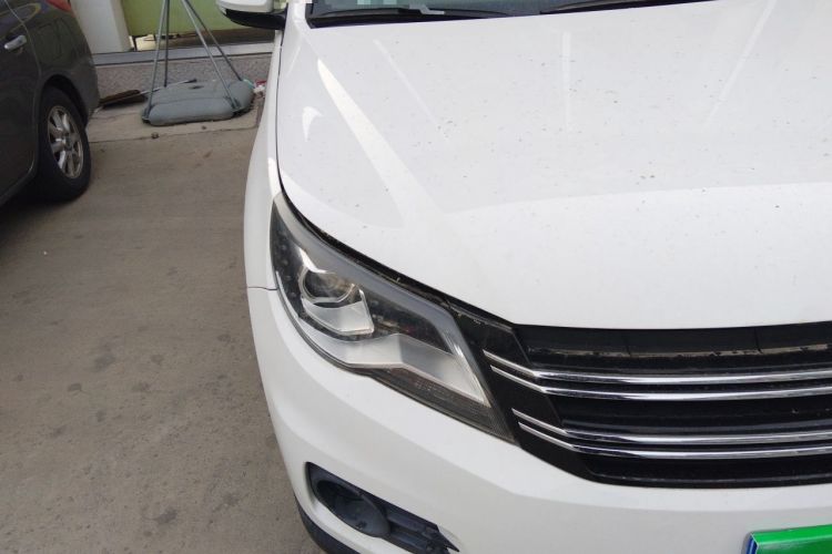 Used Volkswagen Tiguan 2012 1.8TSI Automatic All-Wheel Drive Fashion Edition Right Front Headlight