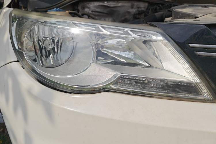 Used Volkswagen Tiguan 2012 1.8TSI Manual Two-Wheel Drive Enjoyment Edition Right Front Headlight