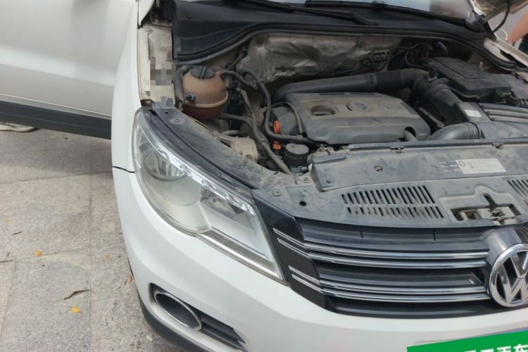 Used Volkswagen Tiguan 2012 1.8TSI Automatic All-Wheel Drive Elite Edition Right Front Headlight