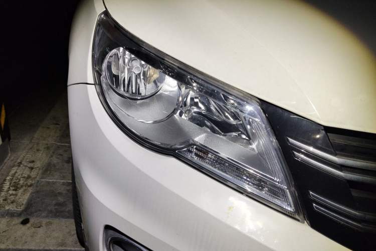 Used Volkswagen Tiguan 2012 1.8TSI Automatic Two-Wheel Drive Elite Edition Right Front Headlight