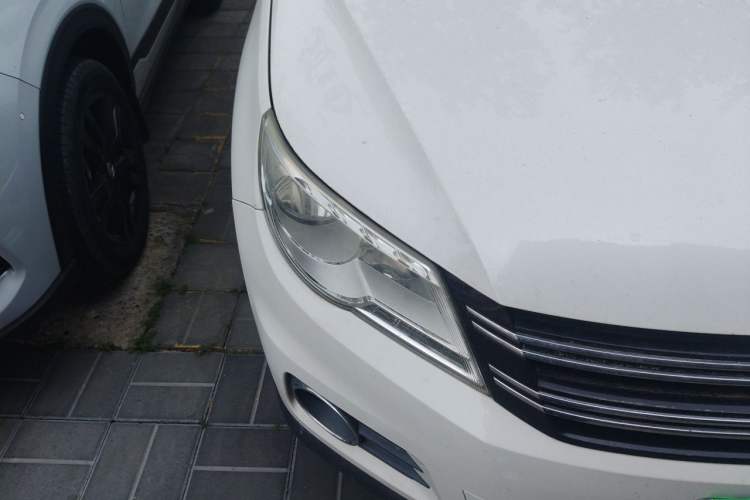 Used Volkswagen Tiguan 2012 1.8TSI Automatic Two-Wheel Drive Elite Edition Right Front Headlight