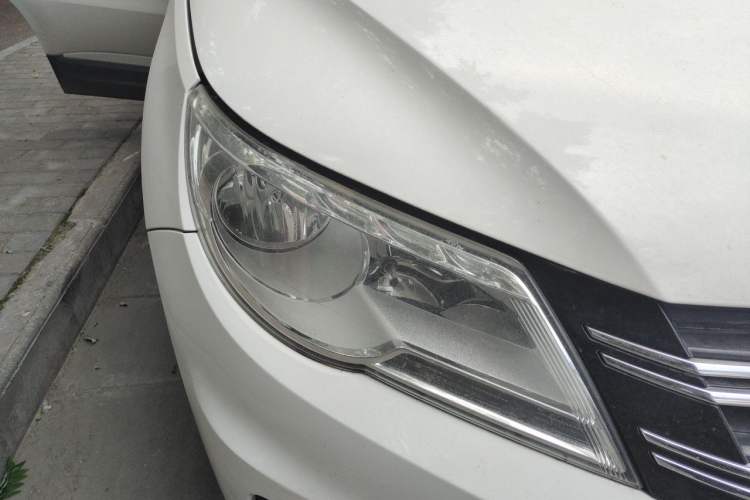 Used Volkswagen Tiguan 2012 1.8TSI Automatic All-Wheel Drive Elite Edition Right Front Headlight