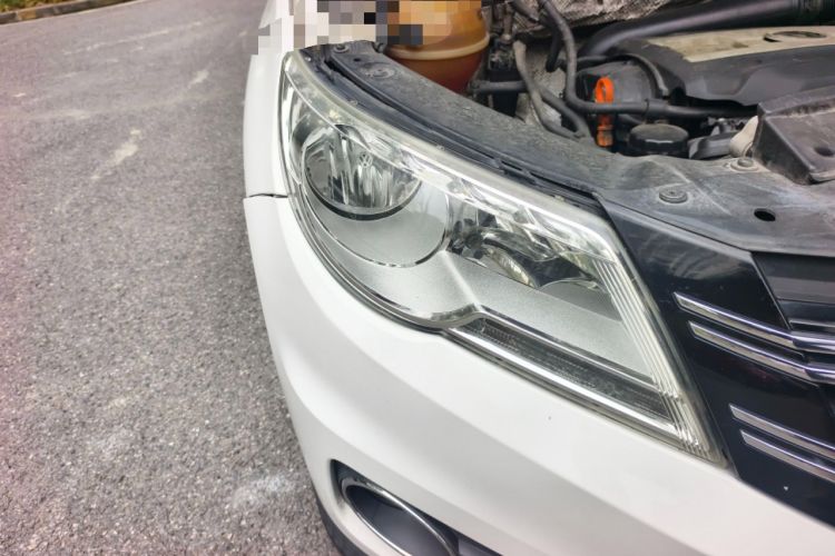 Used Volkswagen Tiguan 2012 2.0 TSI Automatic All-Wheel Drive Elite Edition Right Front Headlight