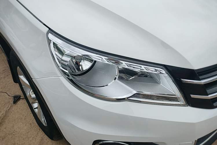 Used Volkswagen Tiguan 2012 1.8TSI Automatic Two-Wheel Drive Urban Edition Right Front Headlight
