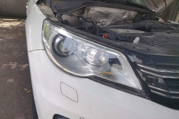 Used Volkswagen Tiguan 2012 2.0 TSI Automatic All-Wheel Drive Flagship Edition Right Front Headlight