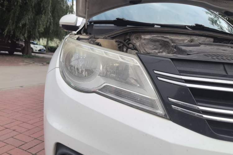 Used Volkswagen Tiguan 2012 1.8TSI Manual Two-Wheel Drive Enjoyment Edition Right Front Headlight