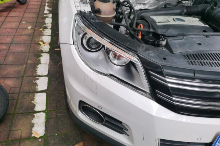 Used Volkswagen Tiguan 2012 2.0 TSI Automatic All-Wheel Drive Flagship Edition Right Front Headlight