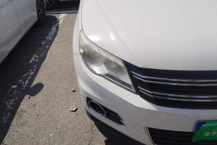 Used Volkswagen Tiguan 2012 2.0 TSI Automatic All-Wheel Drive Elite Edition Right Front Headlight