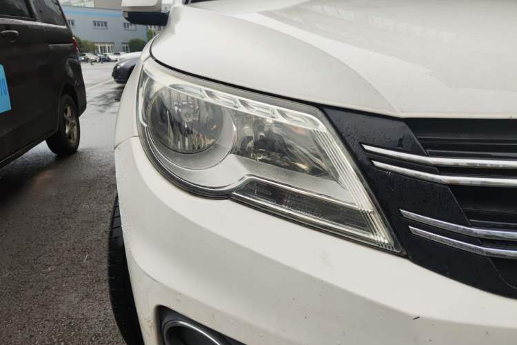 Used Volkswagen Tiguan 2012 1.8TSI Automatic All-Wheel Drive Elite Edition Right Front Headlight