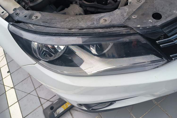 Used Volkswagen Tiguan 2012 2.0 TSI Comfort Edition Right Front Headlight