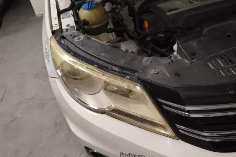 Used Volkswagen Tiguan 2012 2.0 TSI Automatic All-Wheel Drive Elite Edition Right Front Headlight