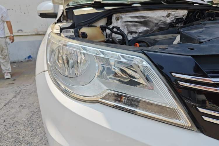 Used Volkswagen Tiguan 2012 1.8TSI Automatic Two-Wheel Drive Elite Edition Right Front Headlight