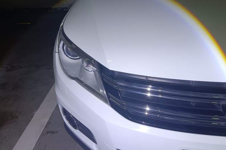 Used Volkswagen Tiguan 2012 2.0 TSI Automatic All-Wheel Drive Flagship Edition Right Front Headlight