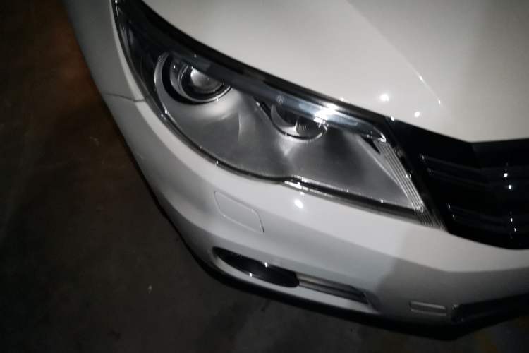 Used Volkswagen Tiguan 2012 2.0 TSI Automatic All-Wheel Drive Flagship Edition Right Front Headlight