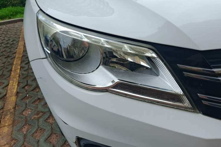 Used Volkswagen Tiguan 2012 1.8TSI Manual Two-Wheel Drive Enjoyment Edition Right Front Headlight