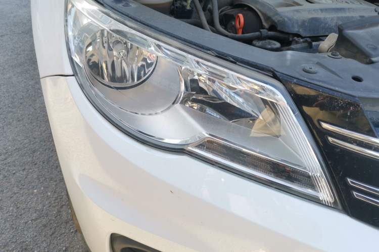 Used Volkswagen Tiguan 2012 1.8TSI Manual Two-Wheel Drive Enjoyment Edition Right Front Headlight