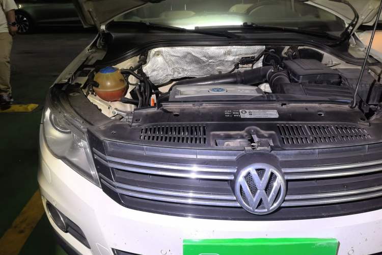 Used Volkswagen Tiguan 2012 2.0 TSI Automatic All-Wheel Drive Flagship Edition Right Front Headlight