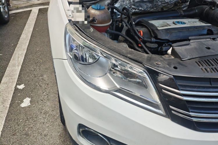 Used Volkswagen Tiguan 2012 1.8TSI Automatic All-Wheel Drive Elite Edition Right Front Headlight