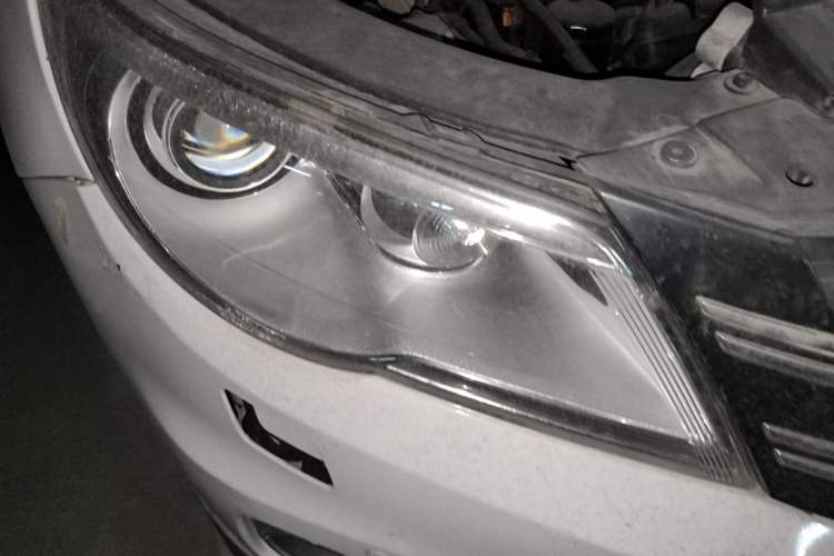 Used Volkswagen Tiguan 2012 2.0 TSI Automatic All-Wheel Drive Flagship Edition Right Front Headlight