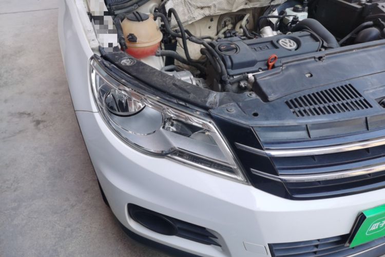 Used Volkswagen Tiguan 2012 1.4TSI Manual Two-Wheel-Drive Urban Edition Right Front Headlight