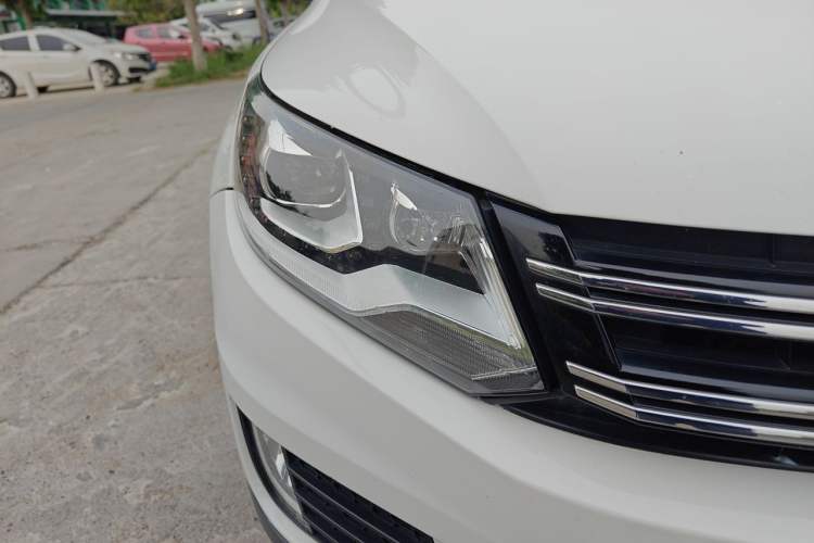 Used Volkswagen Tiguan 2012 1.8TSI Automatic Two-Wheel Drive Elite Edition Right Front Headlight