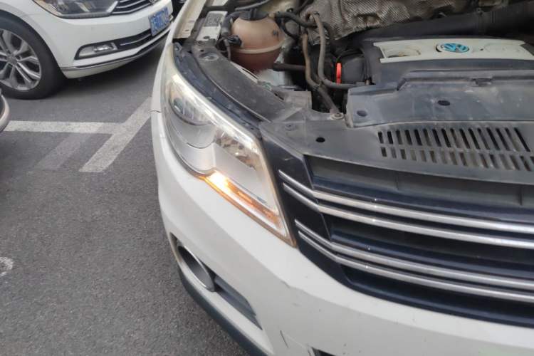Used Volkswagen Tiguan 2012 1.8TSI Automatic Two-Wheel Drive Elite Edition Right Front Headlight
