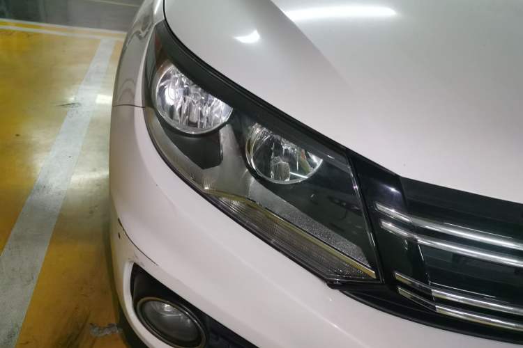 Used Volkswagen Tiguan 2012 2.0 TSI Comfort Edition Right Front Headlight