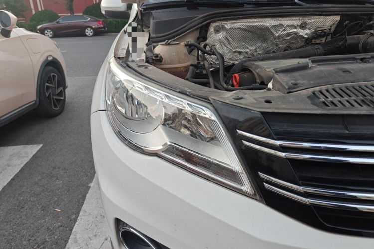 Used Volkswagen Tiguan 2012 1.8TSI Automatic All-Wheel Drive Elite Edition Right Front Headlight