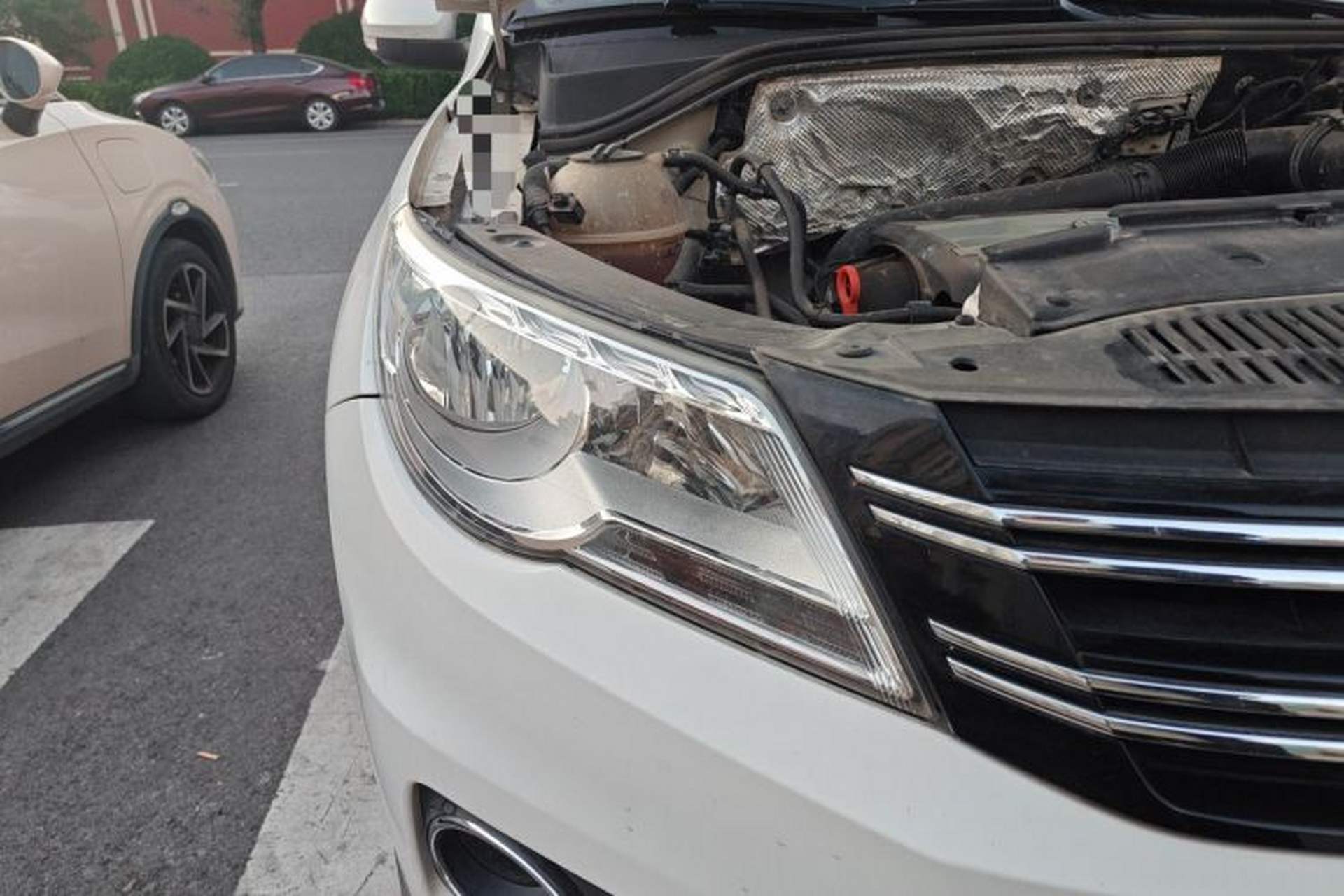 Used Volkswagen Tiguan 2012 1.8TSI Automatic All-Wheel Drive Elite Edition Right Front Headlight
