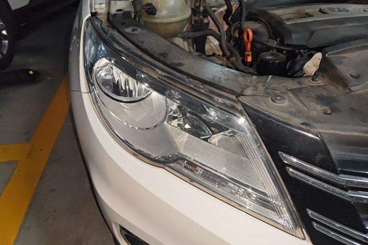 Used Volkswagen Tiguan 2012 1.8TSI Automatic All-Wheel Drive Elite Edition Right Front Headlight