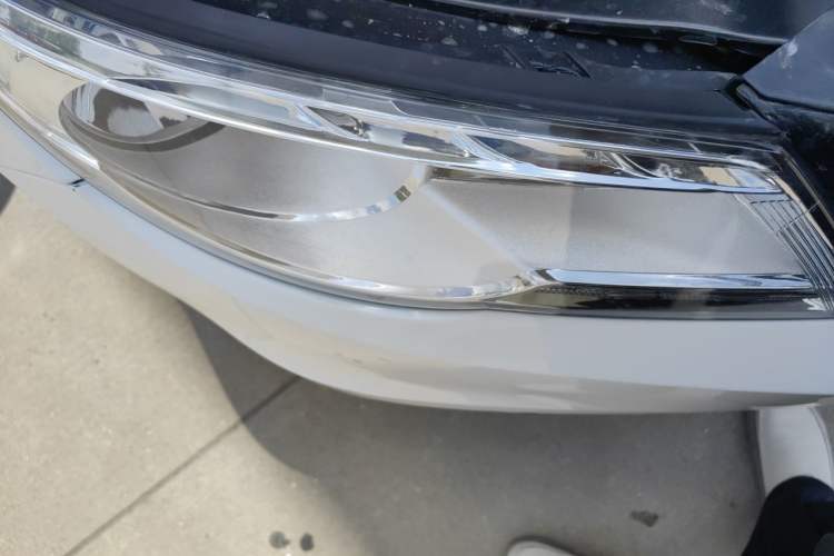 Used Volkswagen Tiguan 2012 1.8TSI Automatic All-Wheel Drive Elite Edition Right Front Headlight