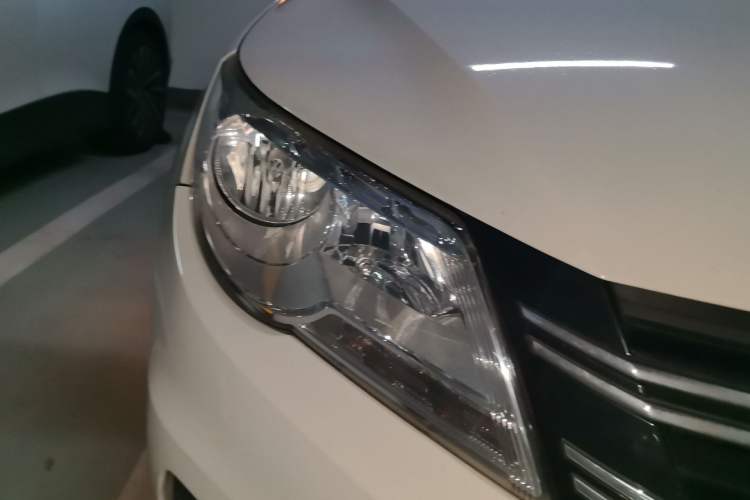 Used Volkswagen Tiguan 2012 1.8TSI Automatic All-Wheel Drive Elite Edition Right Front Headlight
