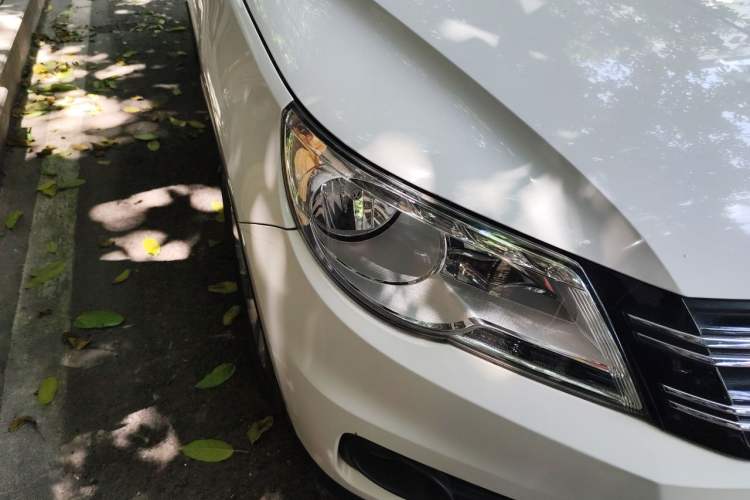 Used Volkswagen Tiguan 2012 1.8TSI Manual Two-Wheel Drive Urban Edition Right Front Headlight
