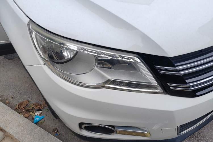Used Volkswagen Tiguan 2012 1.8TSI Automatic All-Wheel Drive Elite Edition Right Front Headlight