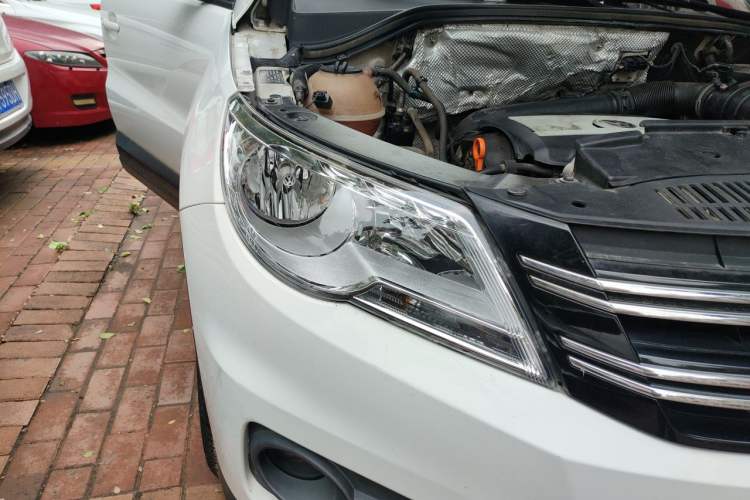 Used Volkswagen Tiguan 2012 1.8TSI Manual Two-Wheel Drive Enjoyment Edition Right Front Headlight