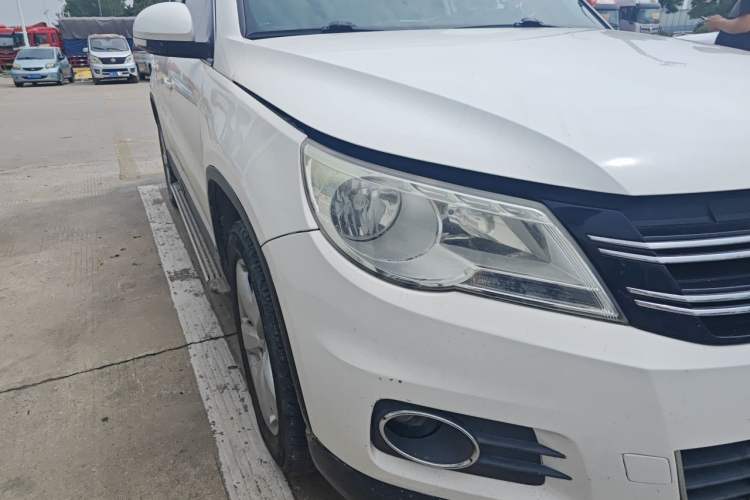 Used Volkswagen Tiguan 2012 2.0 TSI Automatic All-Wheel Drive Elite Edition Right Front Headlight