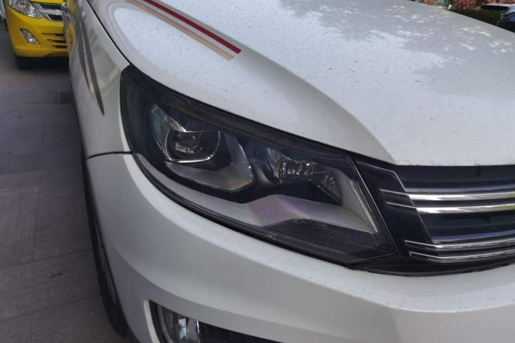 Used Volkswagen Tiguan 2012 1.8TSI Automatic Two-Wheel Drive Elite Edition Right Front Headlight