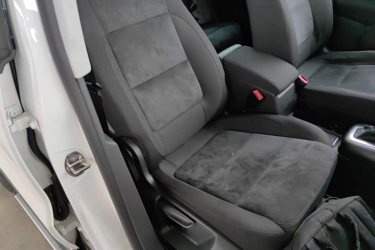 Used Volkswagen Tiguan 2012 2.0 TSI Comfort Edition Right Front Seat