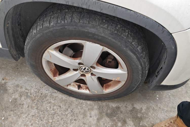 Used Volkswagen Tiguan 2012 1.8TSI Automatic All-Wheel Drive Elite Edition Right Front Wheel Hub