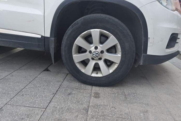 Used Volkswagen Tiguan 2012 1.8TSI Automatic Two-Wheel Drive Trend Edition Right Front Wheel Hub
