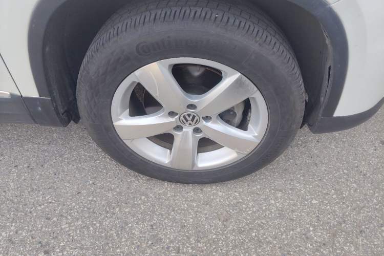 Used Volkswagen Tiguan 2012 1.8TSI Automatic All-Wheel Drive Elite Edition Right Front Wheel Hub