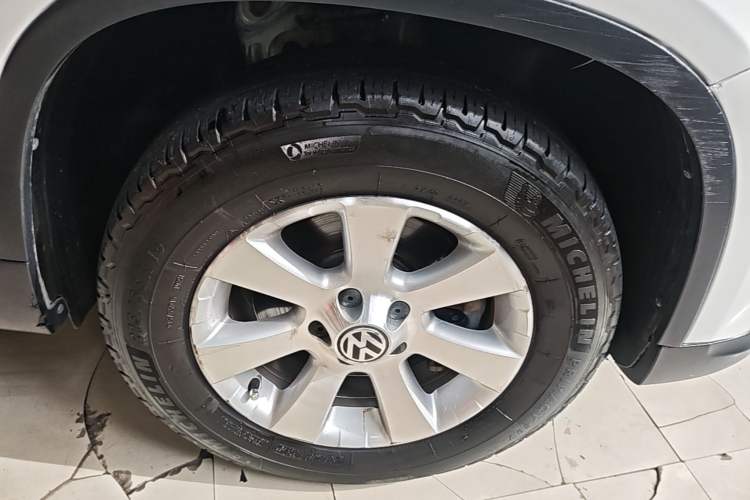 Used Volkswagen Tiguan 2012 1.8TSI Automatic All-Wheel Drive Fashion Edition Right Front Wheel Hub