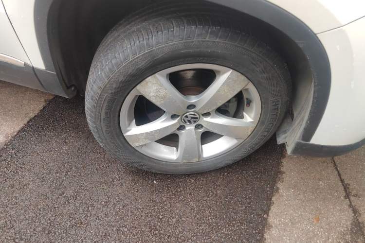Used Volkswagen Tiguan 2012 1.8TSI Automatic Two-Wheel Drive Elite Edition Right Front Wheel Hub