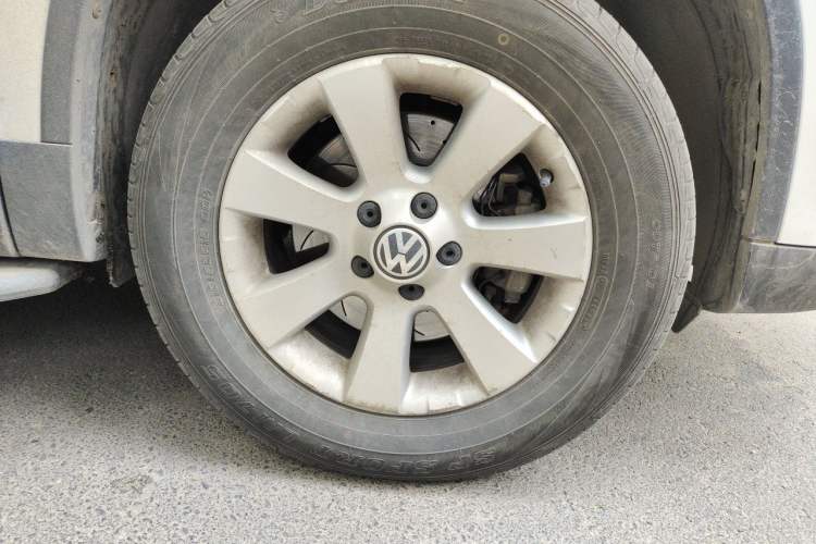 Used Volkswagen Tiguan 2012 1.8TSI Manual Two-Wheel Drive Urban Edition Right Front Wheel Hub