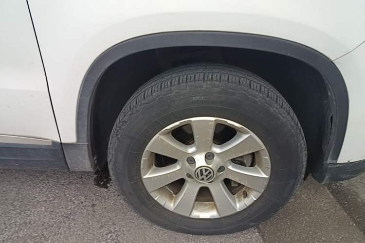 Used Volkswagen Tiguan 2012 1.8TSI Automatic Two-Wheel Drive Trend Edition Right Front Wheel Hub