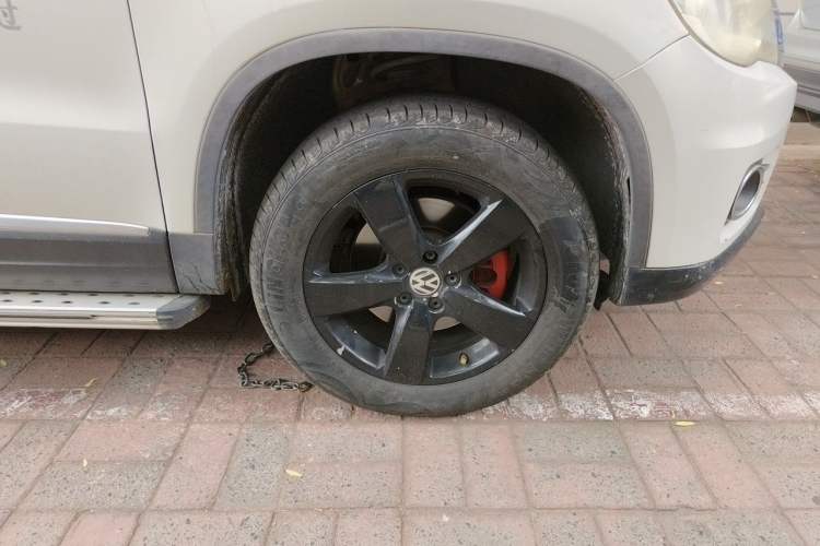 Used Volkswagen Tiguan 2012 1.8TSI Automatic Two-Wheel Drive Elite Edition Right Front Wheel Hub