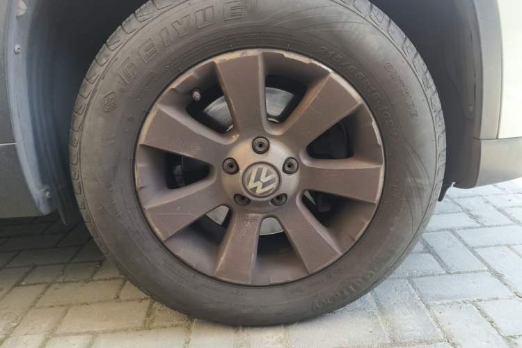 Used Volkswagen Tiguan 2012 1.8TSI Automatic Two-Wheel Drive Trend Edition Right Front Wheel Hub