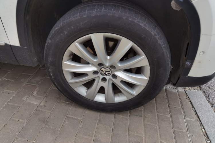 Used Volkswagen Tiguan 2012 2.0 TSI Automatic All-Wheel Drive Flagship Edition Right Front Wheel Hub